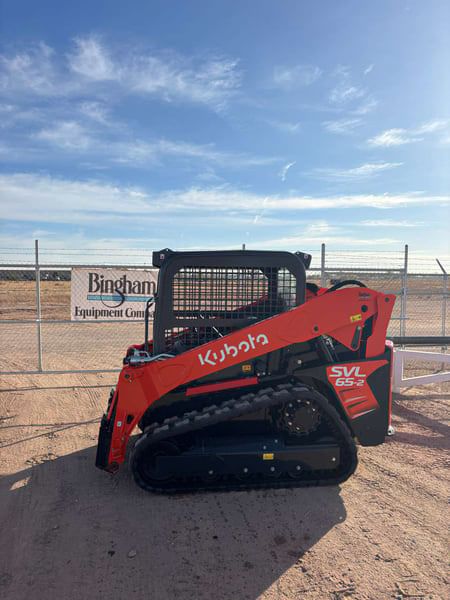 Kubota SVL65-2 Equipment Image0