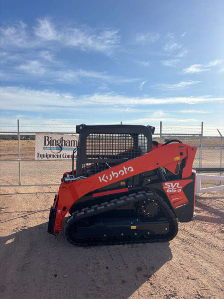 Kubota SVL65-2 Equipment Image0