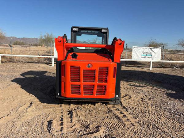 Image of Kubota SVL65-2 equipment image 3
