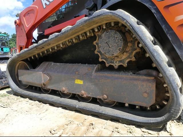 Image of Kubota SVL65-2 equipment image 4
