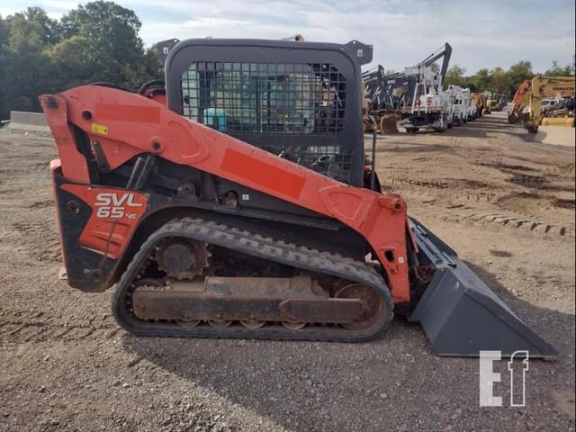 Image of Kubota SVL65-2 equipment image 2
