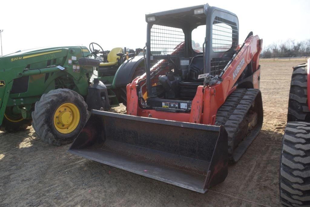 Kubota SVL65-2 Equipment Image0