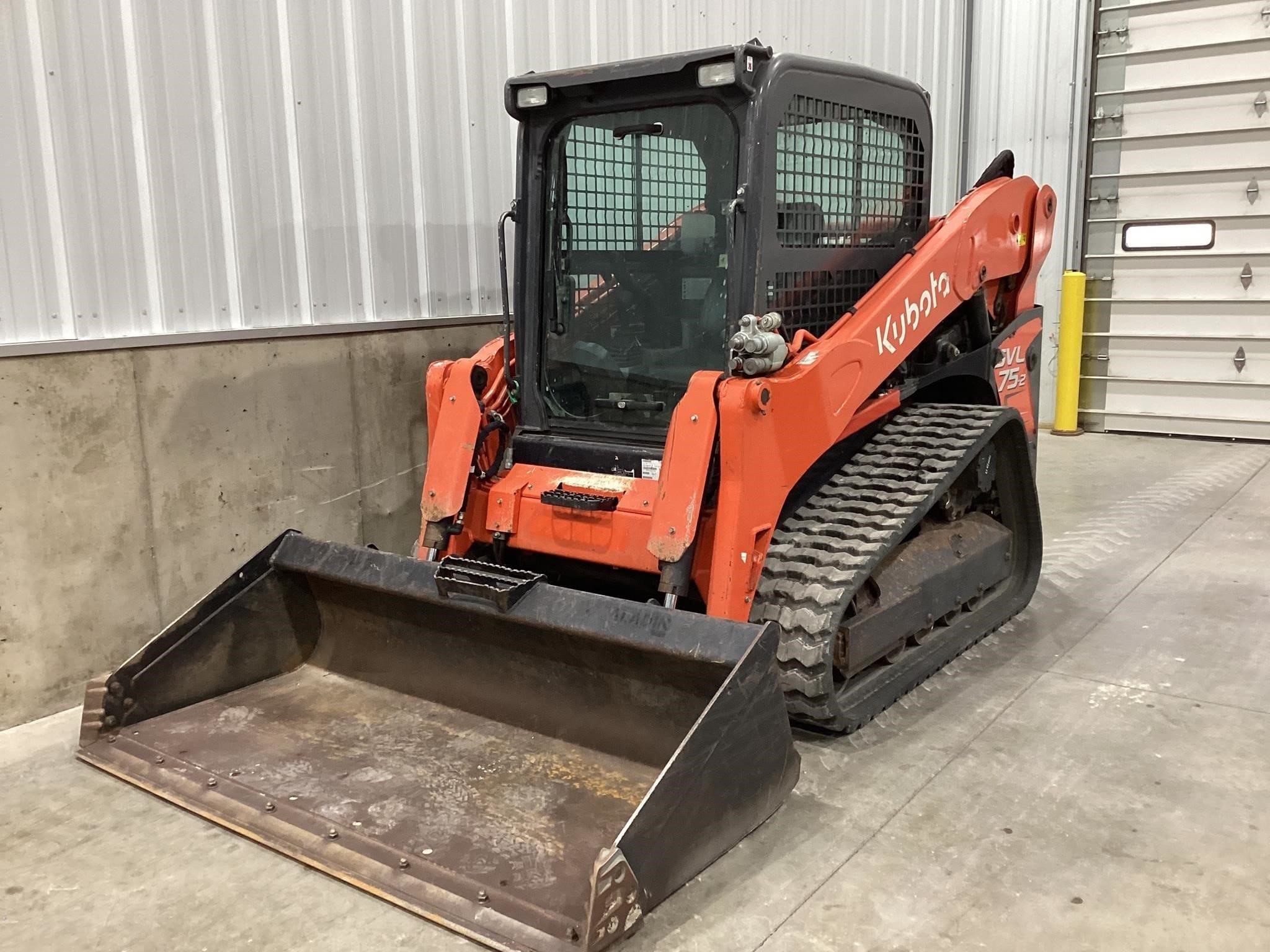 2022 Kubota SVL75-2 Equipment Image0