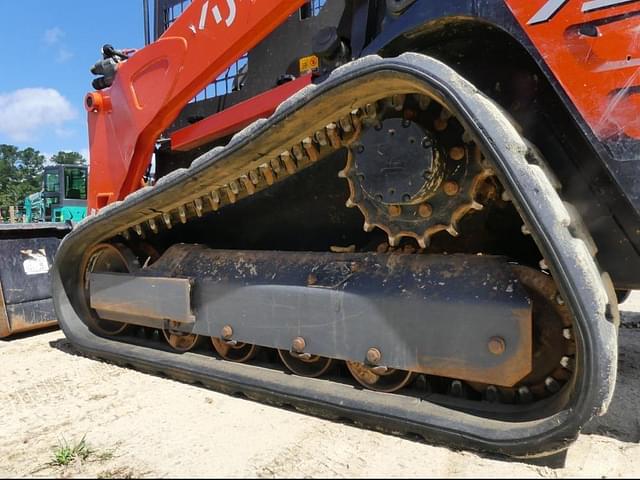 Image of Kubota SVL75-2 equipment image 4