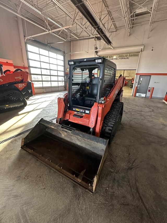 Image of Kubota SVL75-2 equipment image 4