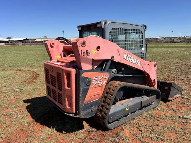 Image of Kubota SVL75-2 equipment image 2