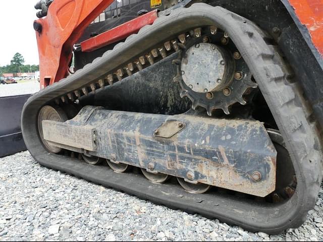 Image of Kubota SVL75-2 equipment image 4