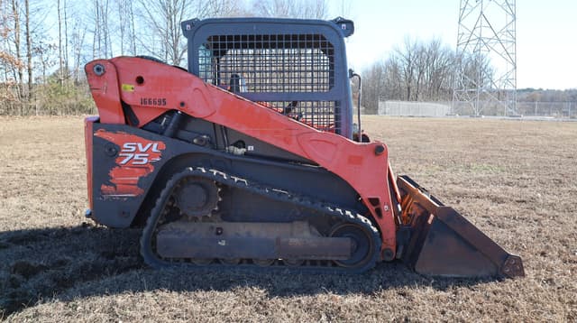 Image of Kubota SVL75-2 equipment image 2