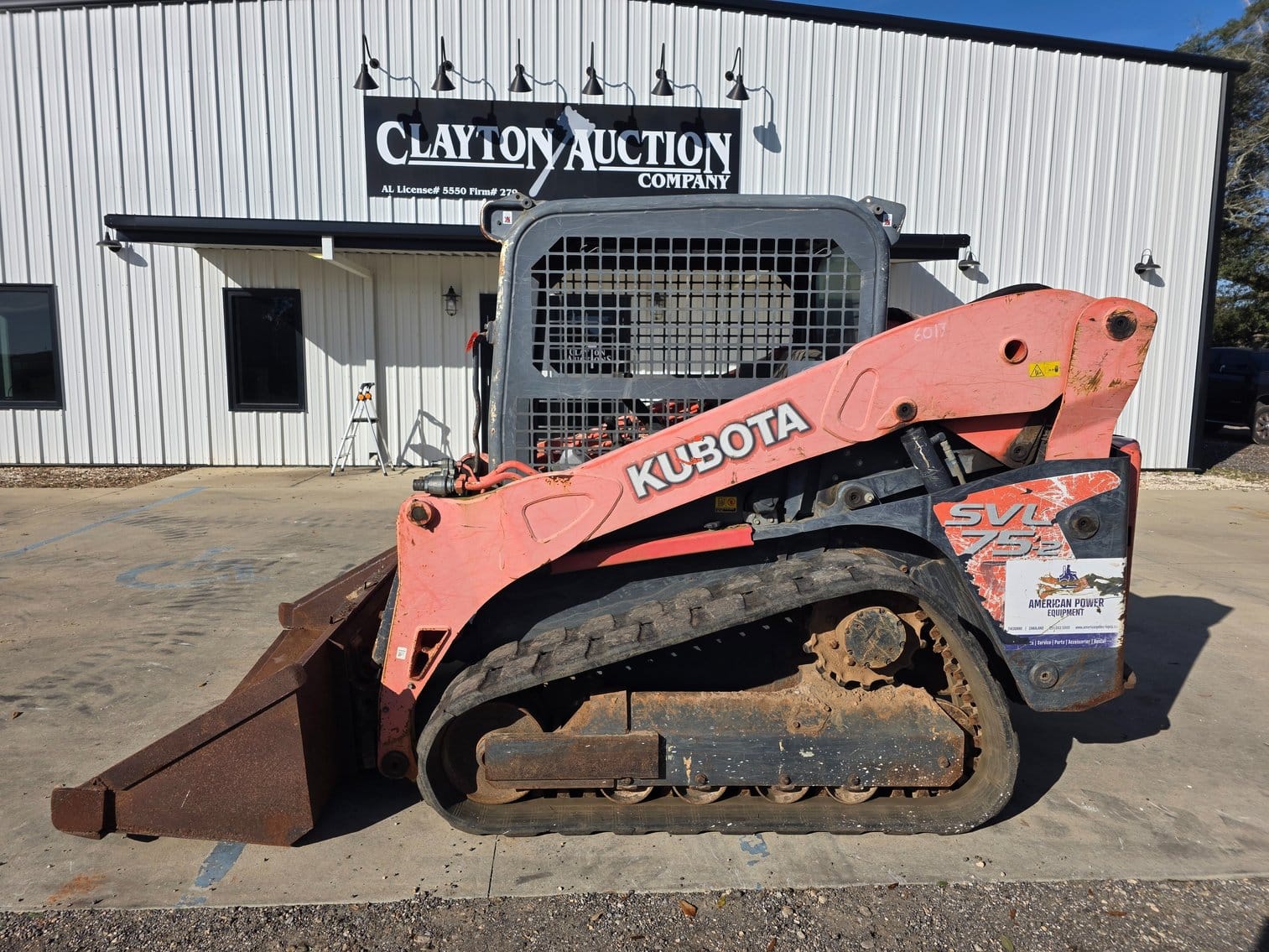 Kubota SVL75-2 Equipment Image0