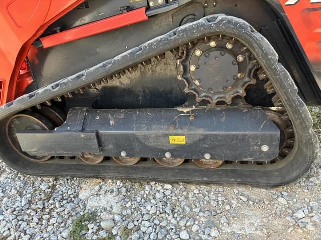 Image of Kubota SVL75-2 equipment image 4