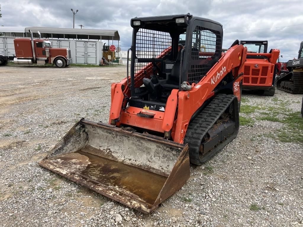 Kubota SVL75-2 Equipment Image0