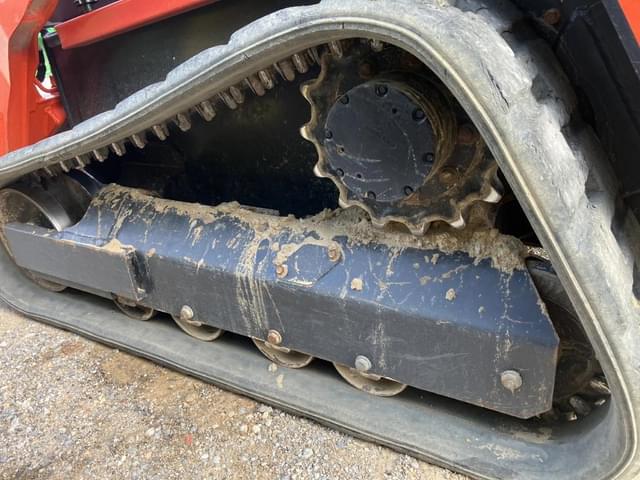 Image of Kubota SVL75-2 equipment image 4