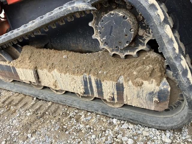 Image of Kubota SVL75-2 equipment image 4