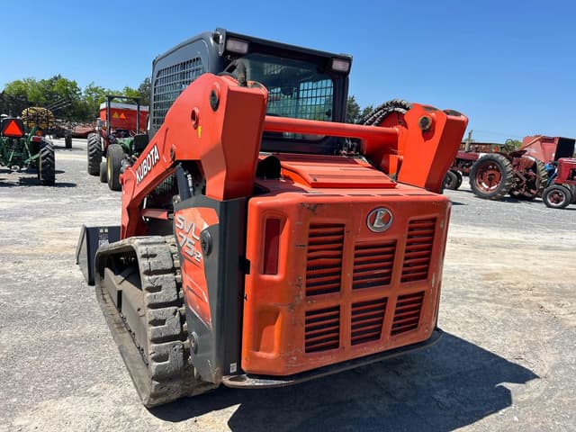 Image of Kubota SVL75-2 equipment image 2