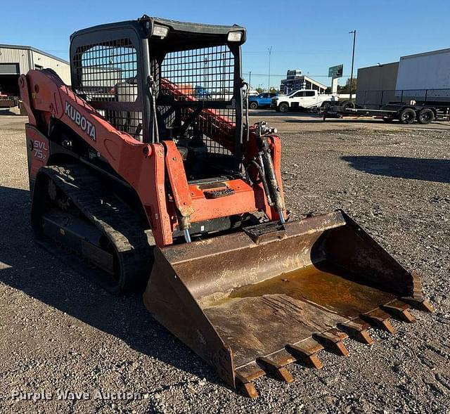 Image of Kubota SVL75-2 equipment image 2