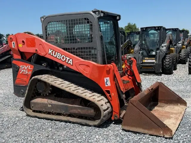 Kubota SVL75-2 Equipment Image0