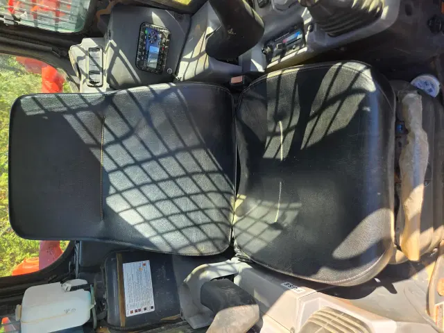 Image of Kubota SVL75-2HC equipment image 4