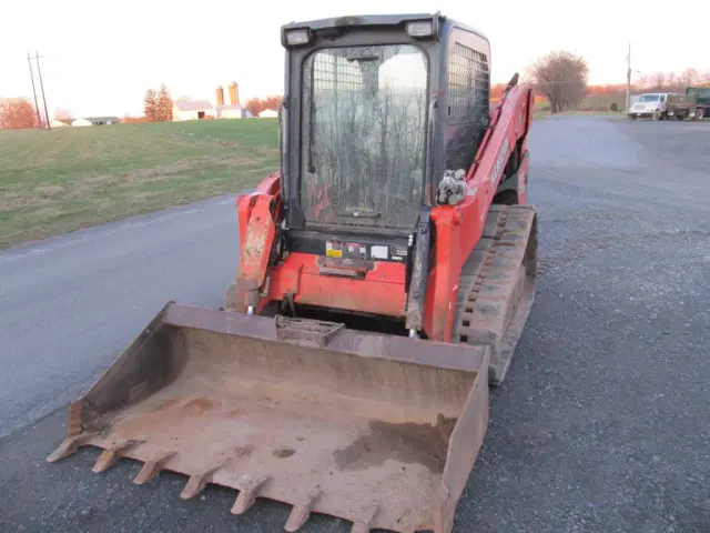 Image of Kubota SVL75-2HFWC equipment image 1