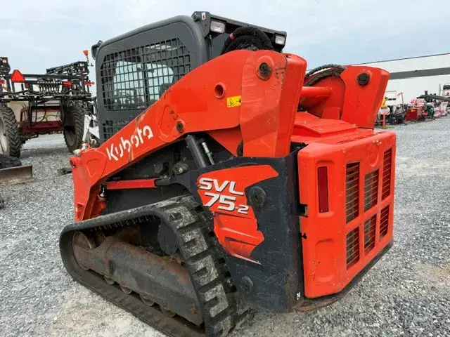 Image of Kubota SVL75-2HWC equipment image 2