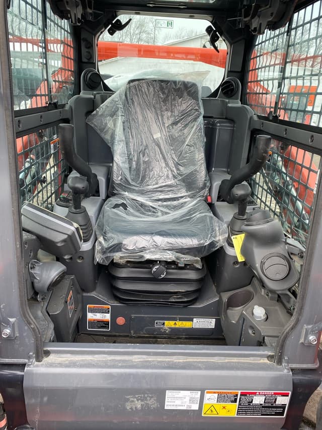 Image of Kubota SVL75-3 equipment image 1