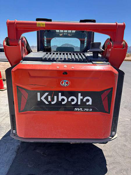 Image of Kubota SVL75-3 equipment image 3
