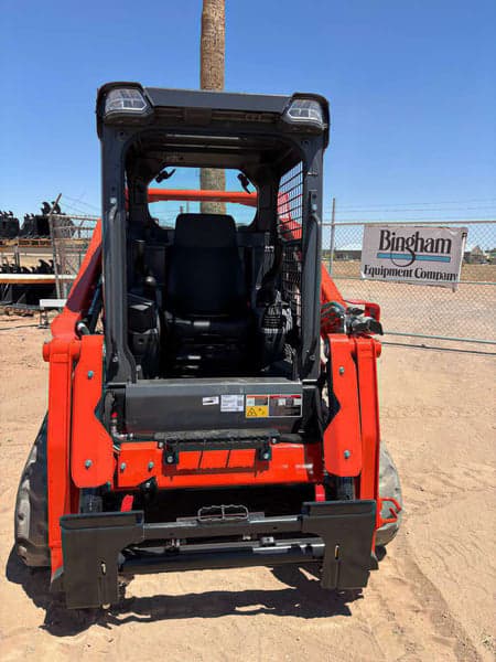 Image of Kubota SVL75-3 equipment image 2