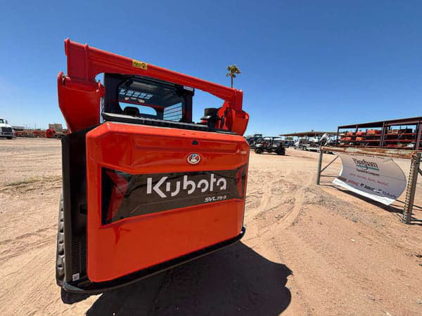 Image of Kubota SVL75-3 equipment image 3