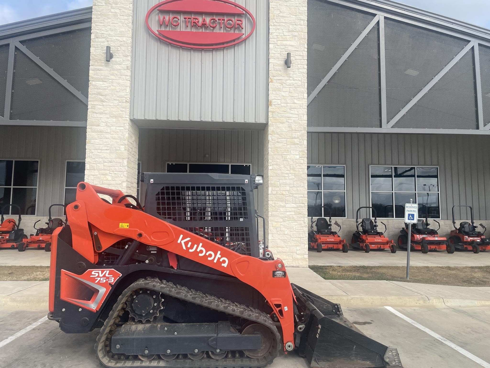 2023 Kubota SVL75-3 Equipment Image0