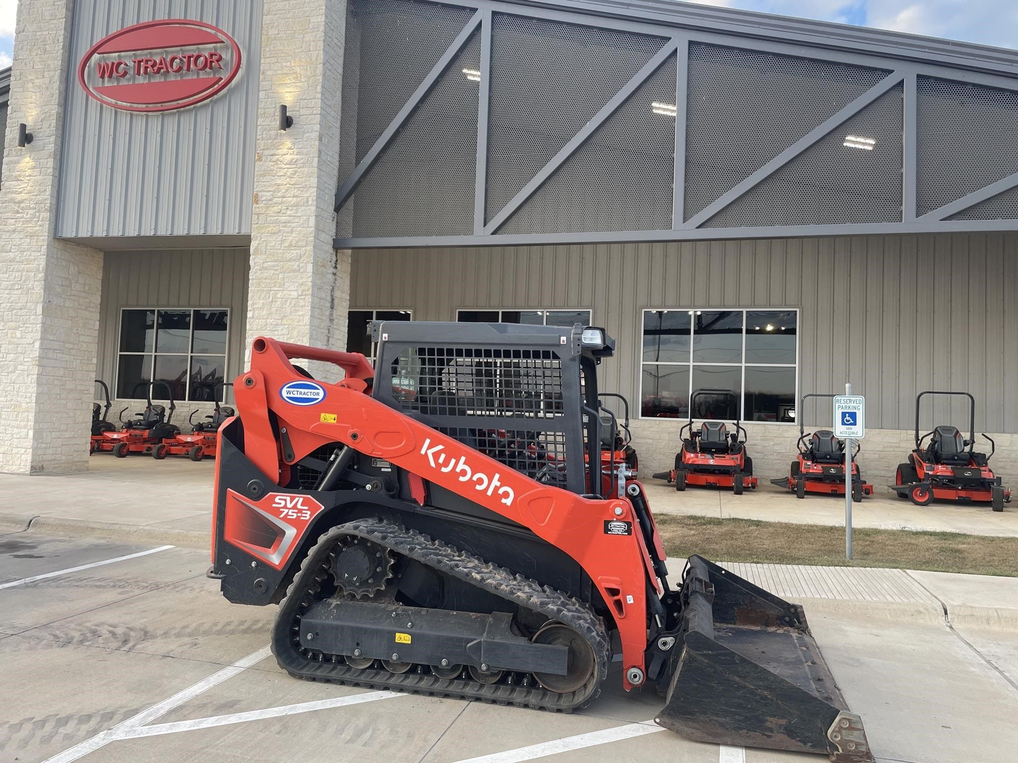 2023 Kubota SVL75-3 Equipment Image0