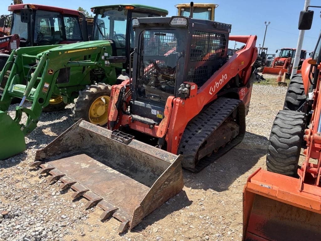 Kubota SVL75-3 Equipment Image0