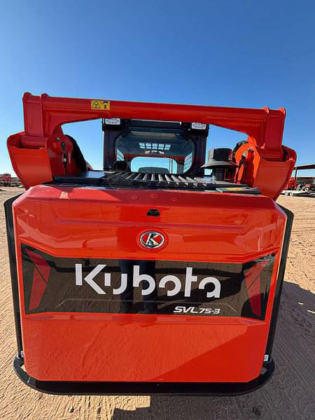 Image of Kubota SVL75-3 equipment image 3