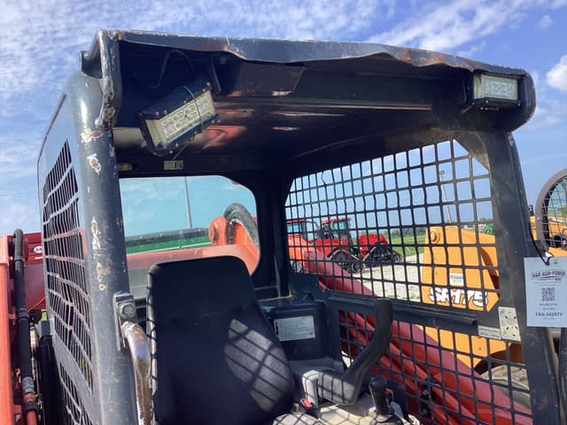 Image of Kubota SVL90-2 equipment image 2