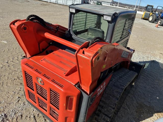 Image of Kubota SVL90 equipment image 2