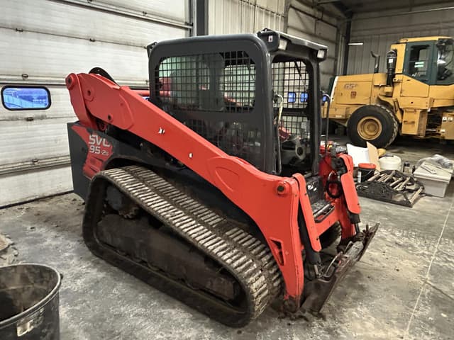 Image of Kubota SVL95-2 equipment image 4