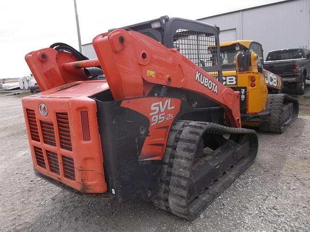 Image of Kubota SVL95-2 equipment image 3