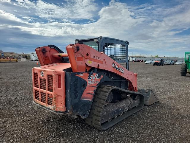 Image of Kubota SVL95-2 equipment image 2