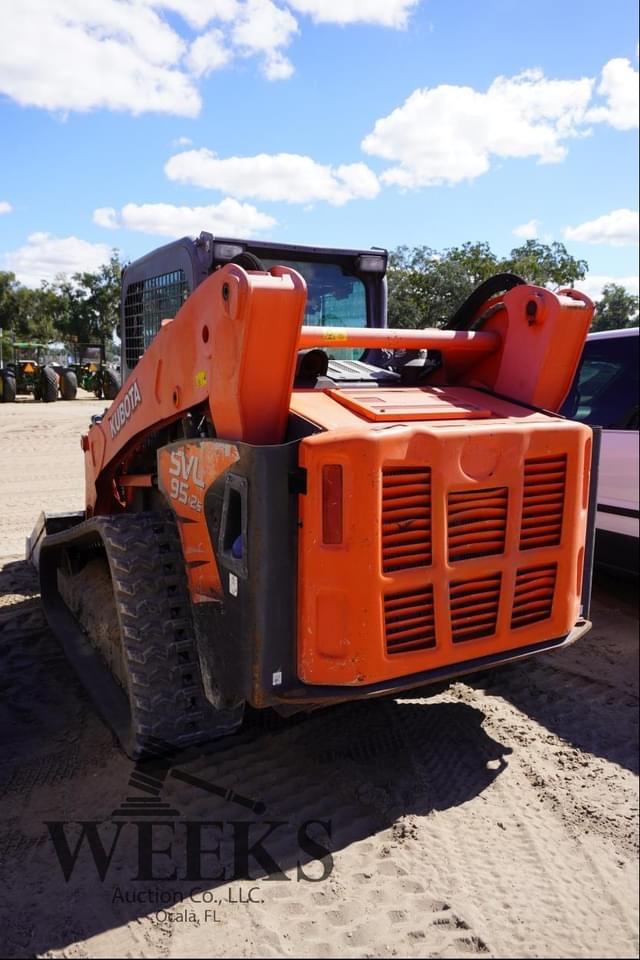 Image of Kubota SVL95-2S equipment image 2