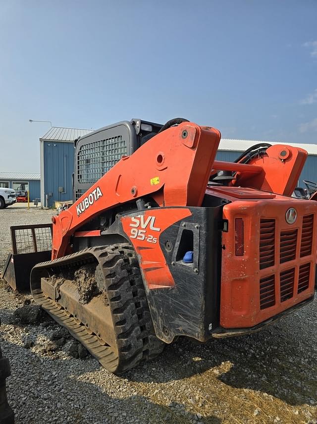 Image of Kubota SVL95-2S equipment image 2