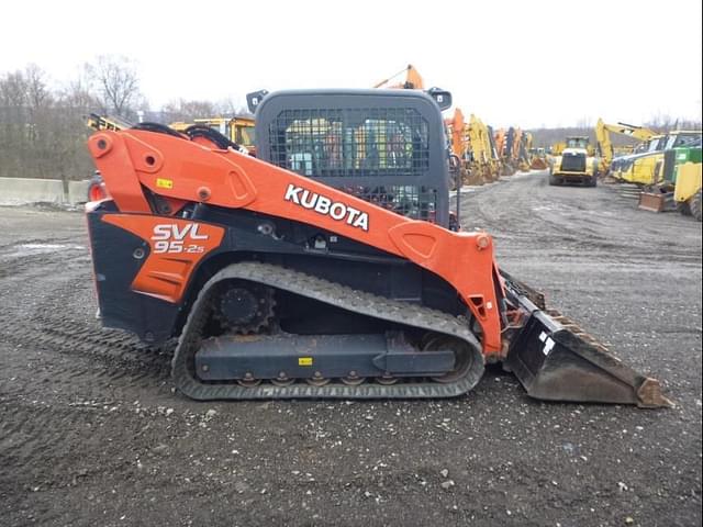Image of Kubota SVL95-2S equipment image 2