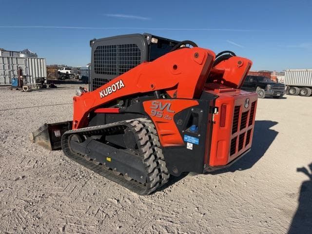 Image of Kubota SVL95-2S equipment image 2