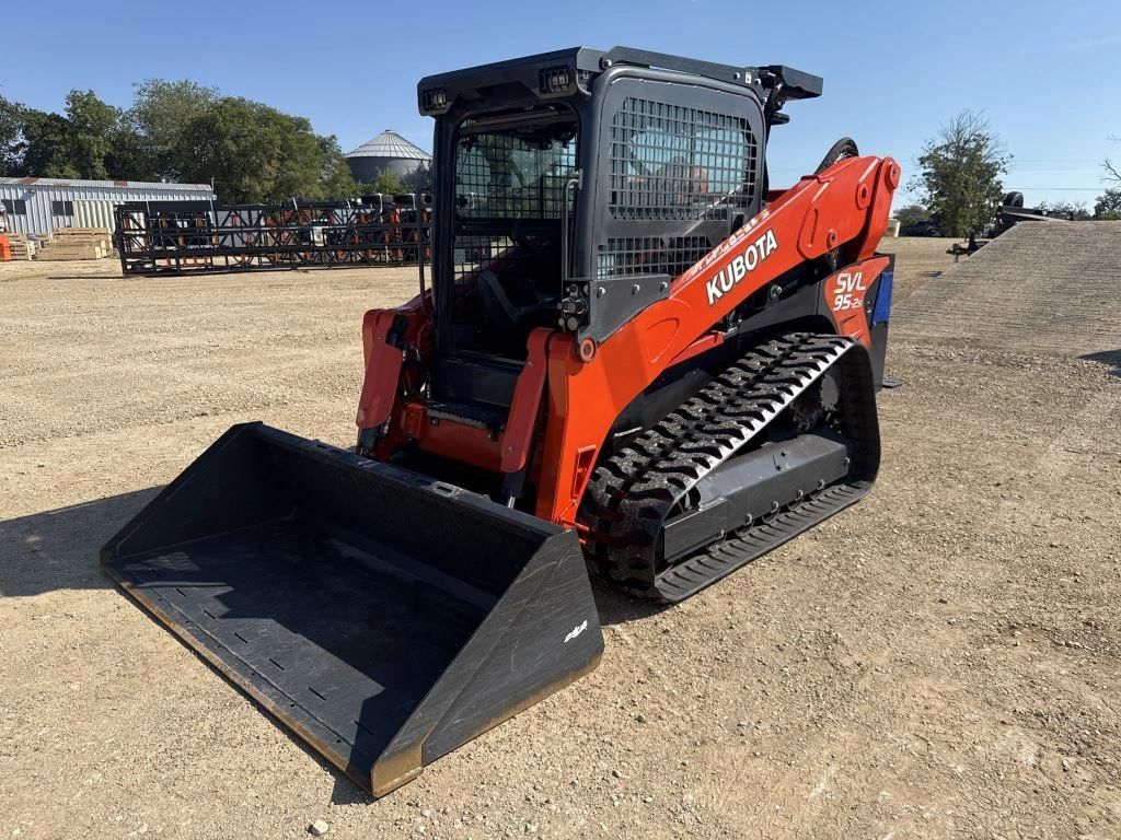 Kubota SVL95-2S Equipment Image0