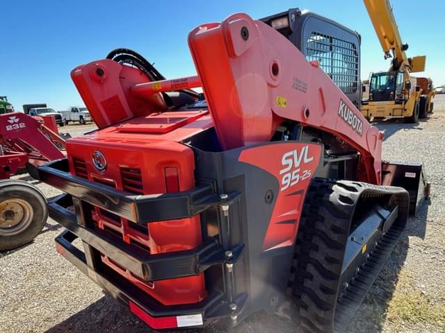 Image of Kubota SVL95-2S equipment image 4