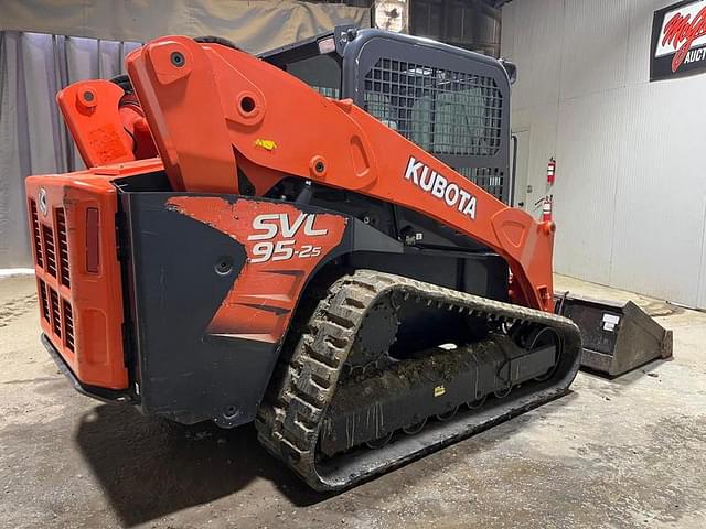 Image of Kubota SVL95-2S equipment image 4