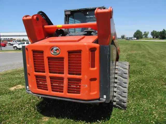Image of Kubota SVL97-2HFC equipment image 2