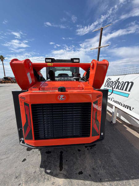 Image of Kubota SVL97-3 equipment image 3