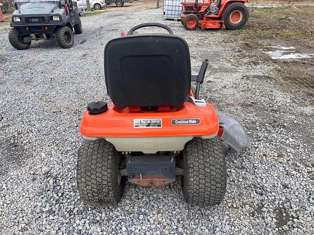 Image of Kubota T1670 equipment image 3