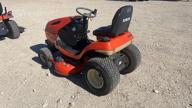 Image of Kubota T2080 equipment image 2