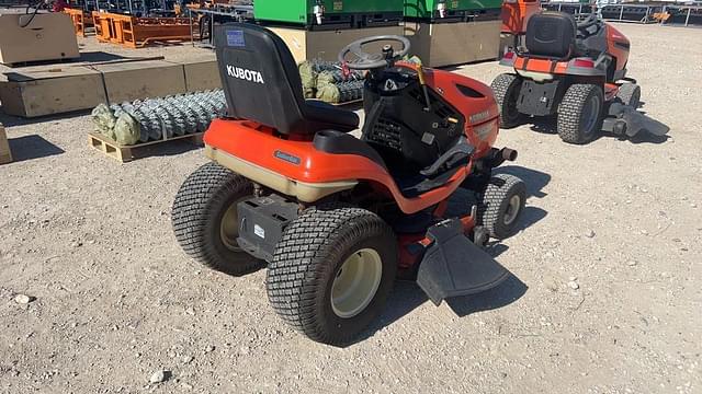 Image of Kubota T2080 equipment image 3