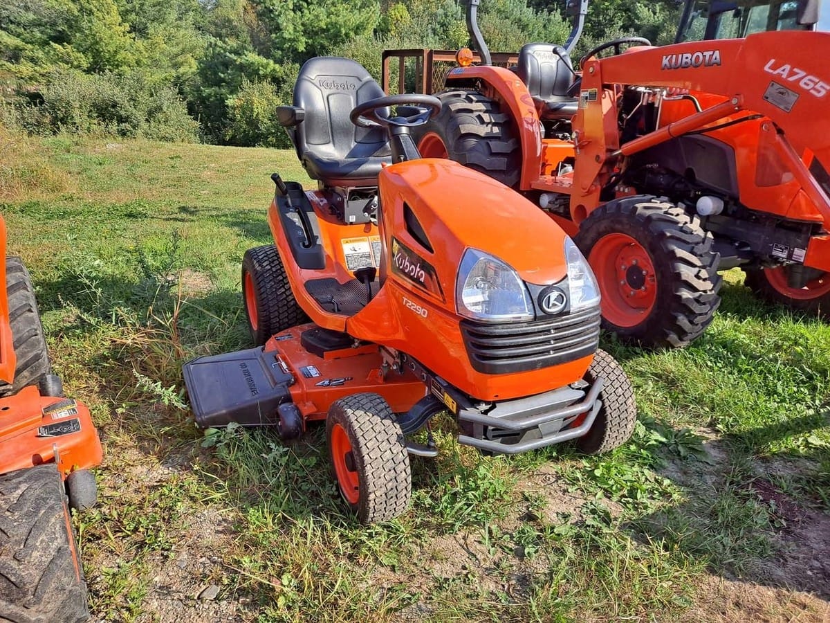 Kubota T2290 Equipment Image0