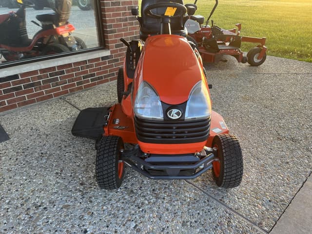 Image of Kubota T2290KWT-48 equipment image 4